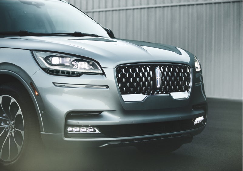The available adaptive pixel LED headlamps of the 2023 Lincoln Aviator® SUV activated | Capital Lincoln of Wilmington in Wilmington NC